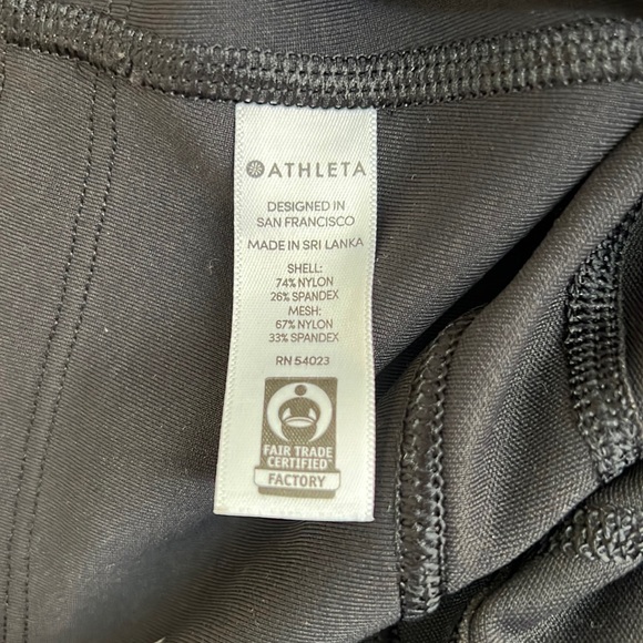 Like New Athleta Up For Anything Crop Pant in Black - Picture 8 of 10